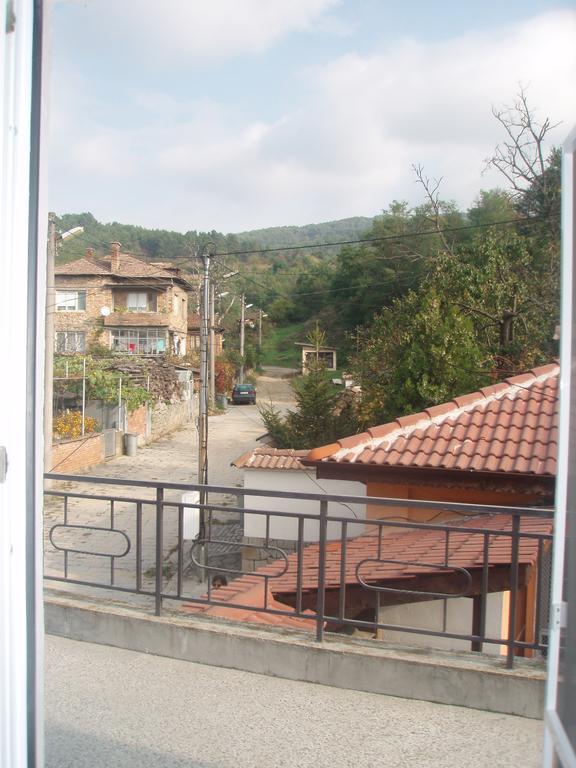 Mania Guest House Калофер Экстерьер фото