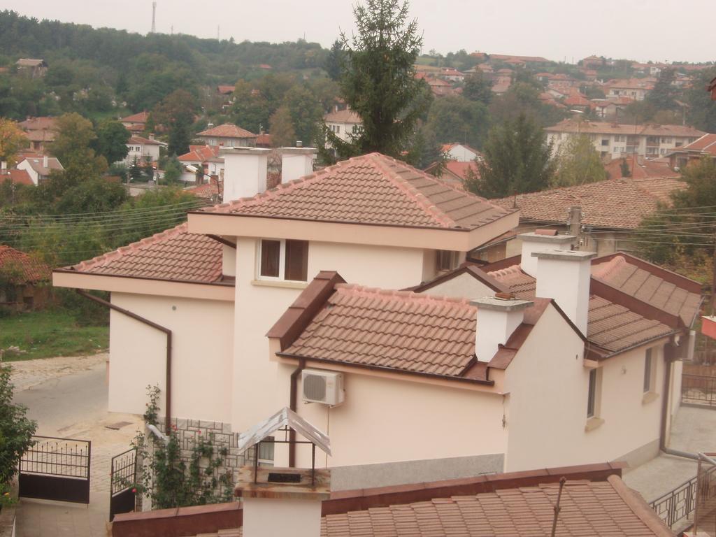 Mania Guest House Калофер Экстерьер фото
