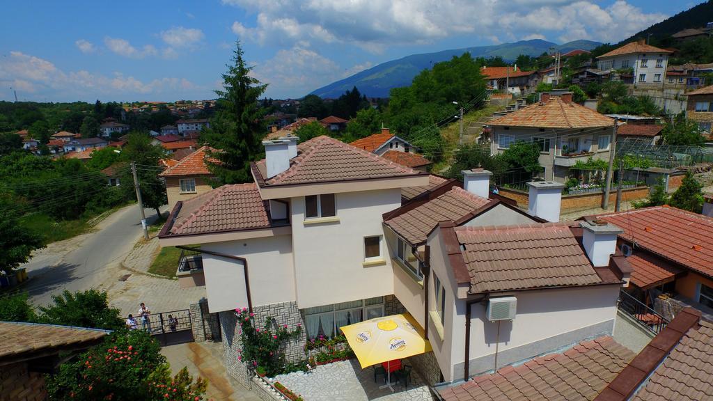 Mania Guest House Калофер Экстерьер фото
