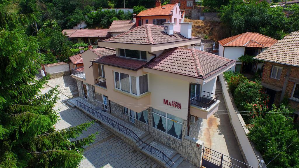 Mania Guest House Калофер Экстерьер фото